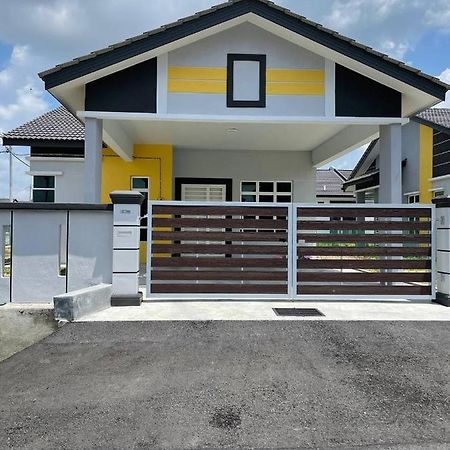 Bungalow Homestay Jasin Malacca Exterior photo